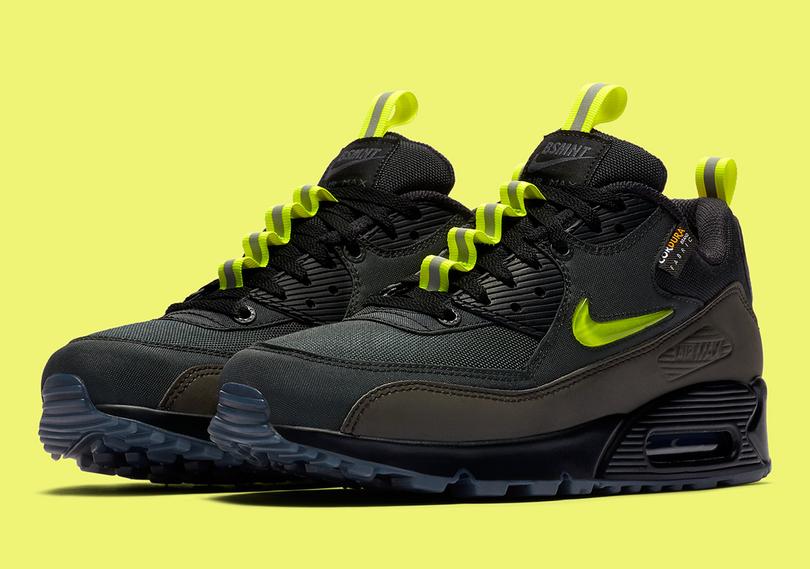 The-Basement-Nike-Air-Max-90-Manchester-CU5967_001-4