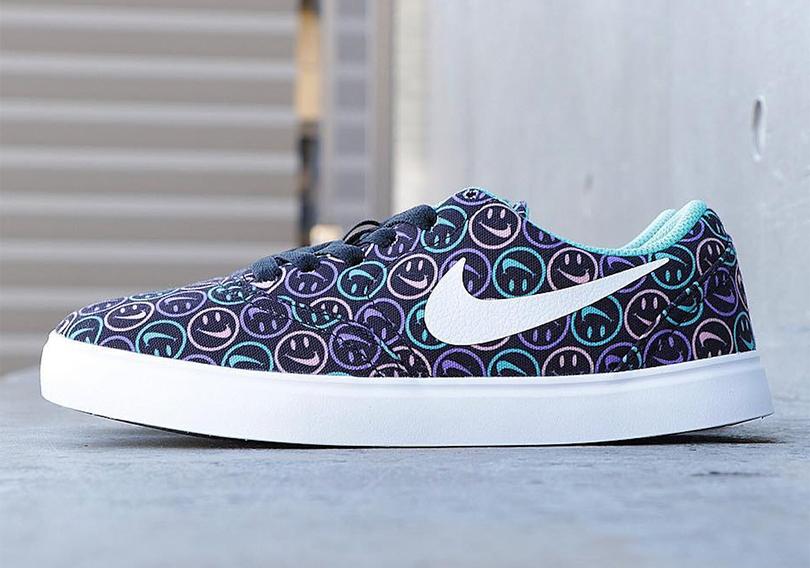 nike-sb-check-have-a-nike-day-av3132-001-1