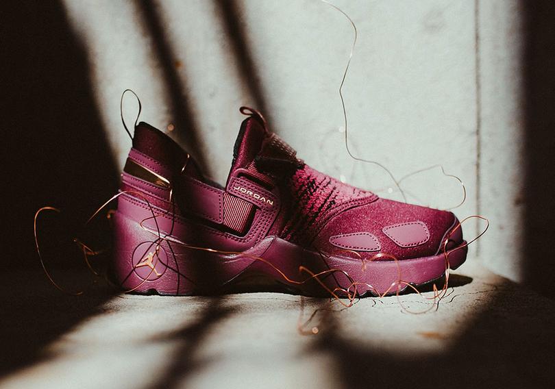 air-jordan-trunner-lx-wmns-bordeaux-2