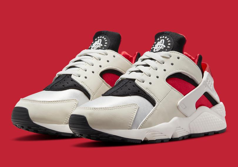 Nike-Air-Huarache-DH4439-103-2