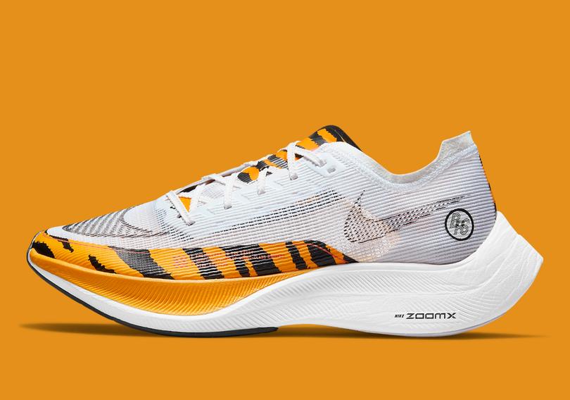 Nike-ZoomX-VaporFly-NEXT-2-BRS-DM7601-100-1