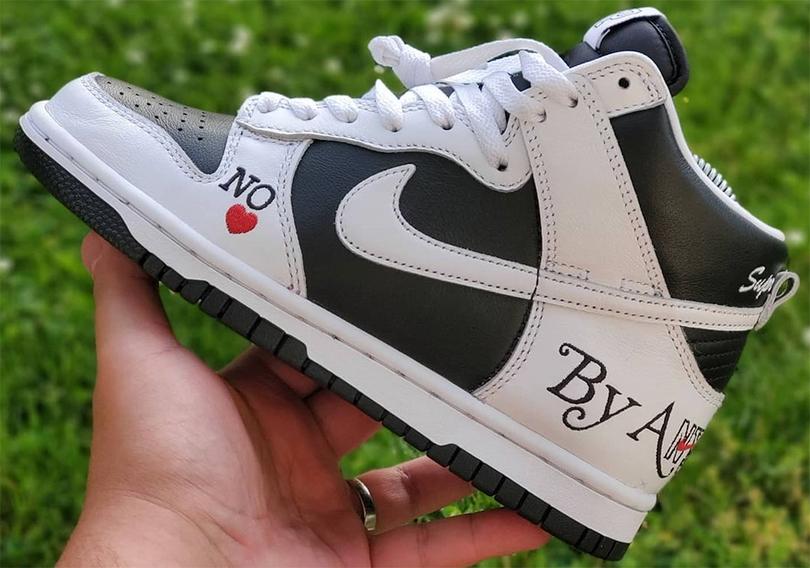 supreme-nike-dunk-high-white-black-2021