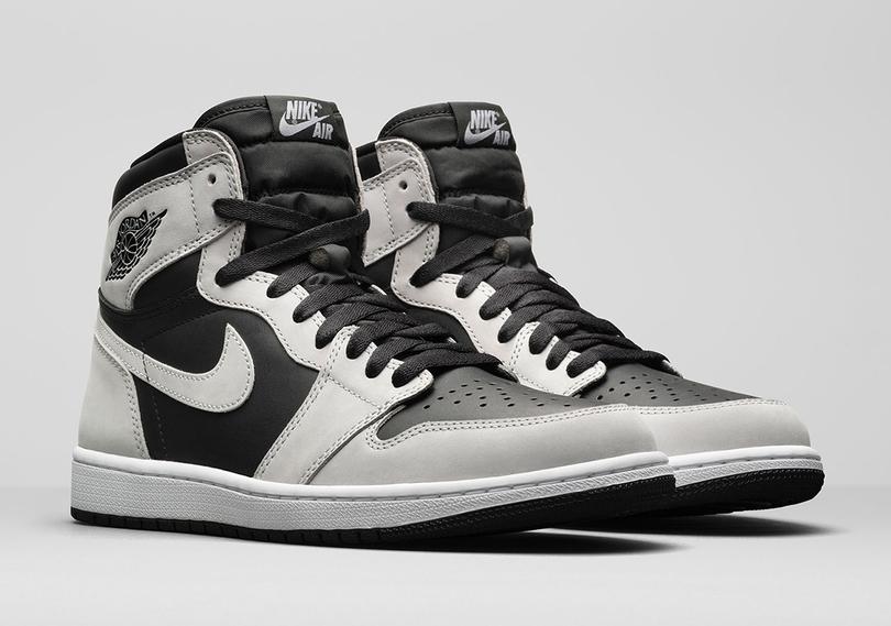 air-jordan-1-retro-high-og-light-smoke-grey-official-photos-555088-035-1