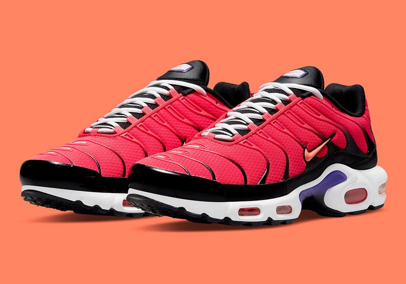 nike-air-max-plus-bright-crimson-dj5138-600-1