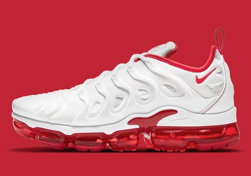 Nike-Air-VaporMax-Plus-DH0279-100-05