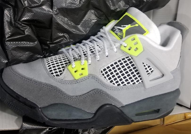 air-jordan-4-gs-air-max-95-grey-volt-anthracite-CT5343-007